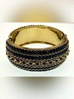 Vintage 1990s Gold Tone Black Rhinestone Clamper Bracelet Statement Cuff